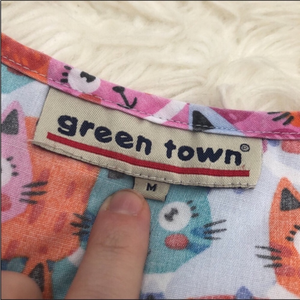 Cat Print Scrub Top - Picture 14 of 15